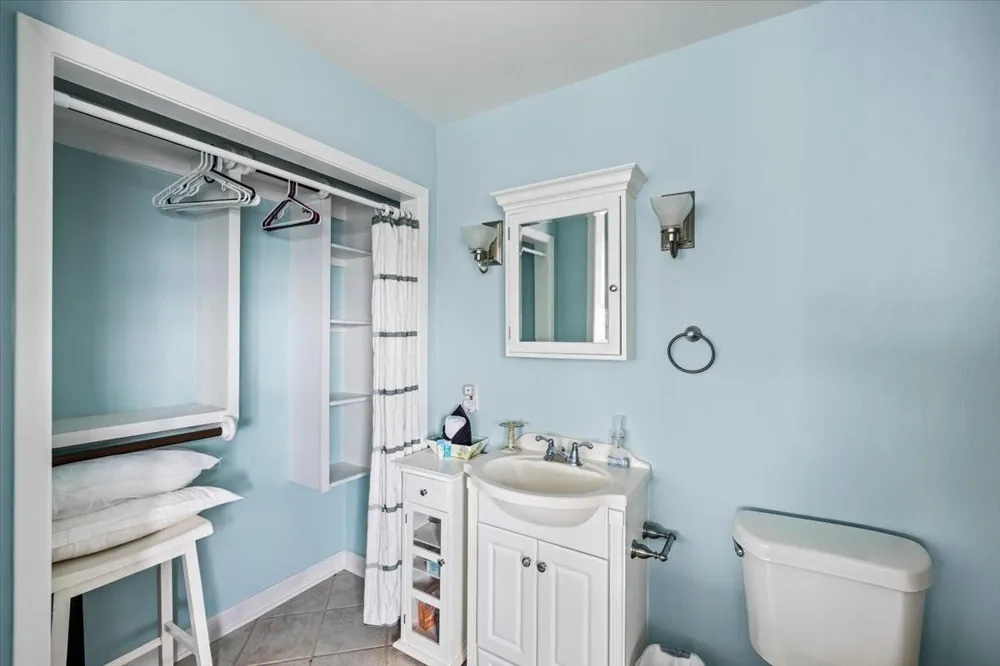 3718 Brewster Key Drive Galveston, TX 77554
