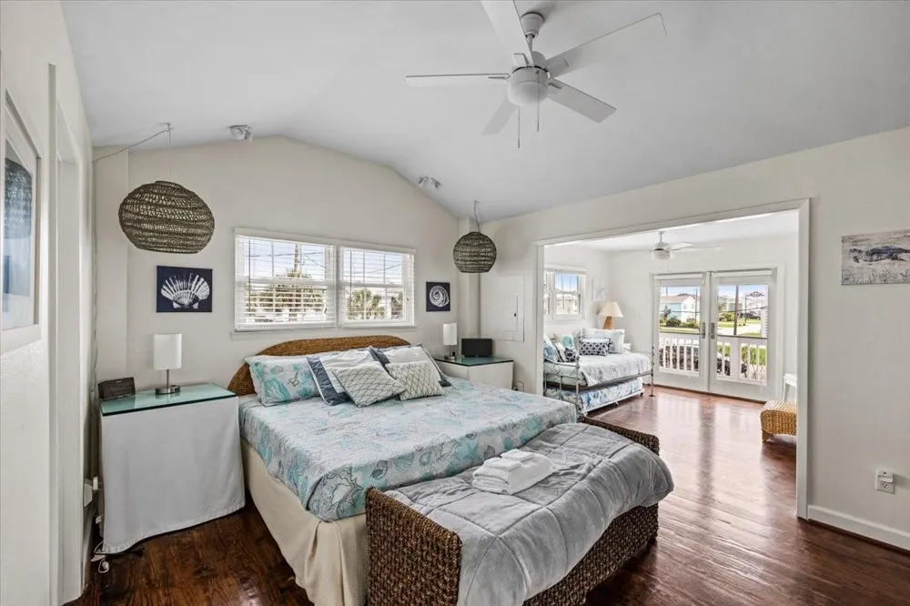 3718 Brewster Key Drive Galveston, TX 77554