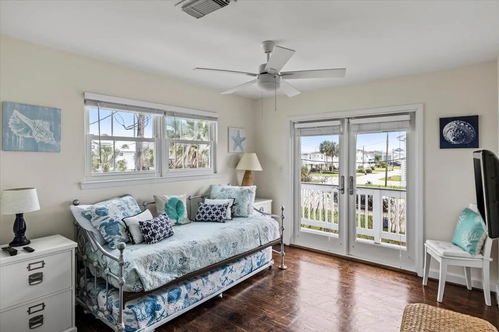3718 Brewster Key Drive Galveston, TX 77554
