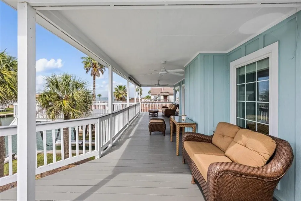 3718 Brewster Key Drive Galveston, TX 77554