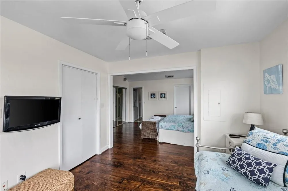 3718 Brewster Key Drive Galveston, TX 77554