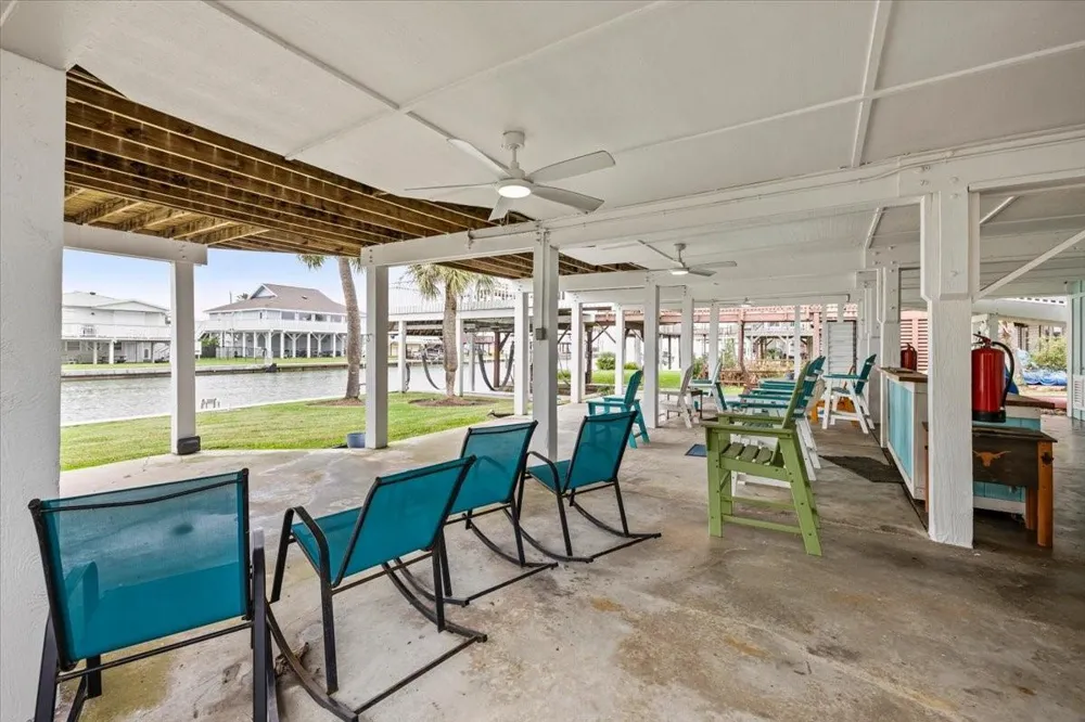 3718 Brewster Key Drive Galveston, TX 77554