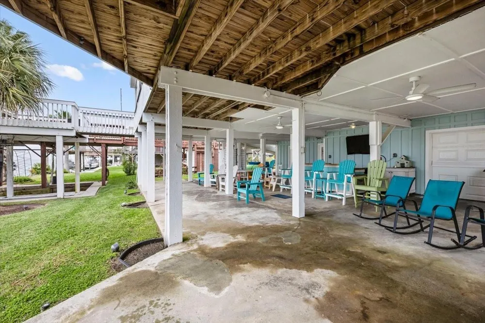 3718 Brewster Key Drive Galveston, TX 77554