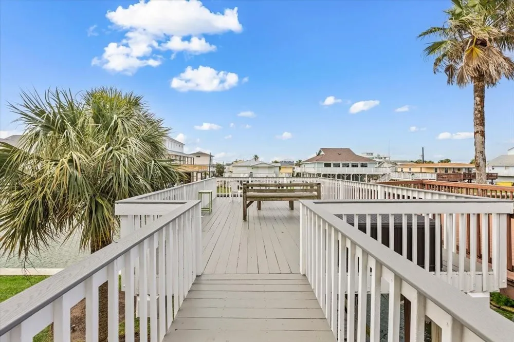 3718 Brewster Key Drive Galveston, TX 77554