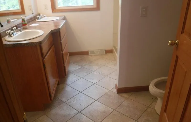 2918 E Shore Drive Portage, MI 49002