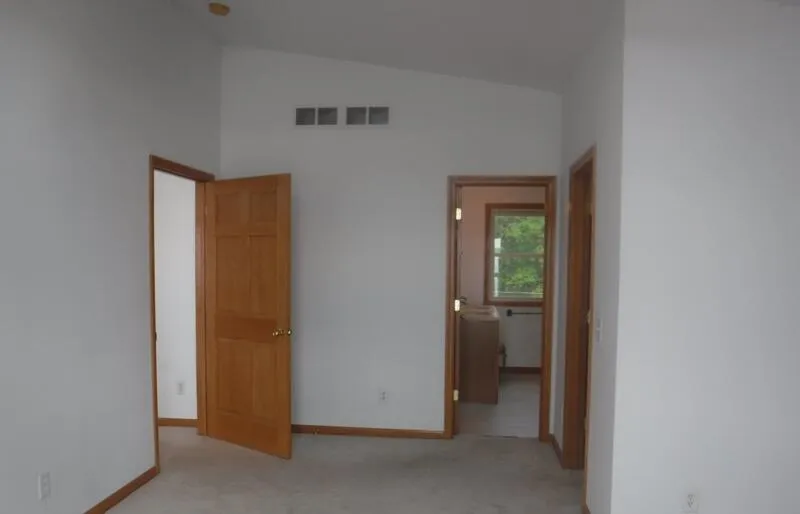 2918 E Shore Drive Portage, MI 49002