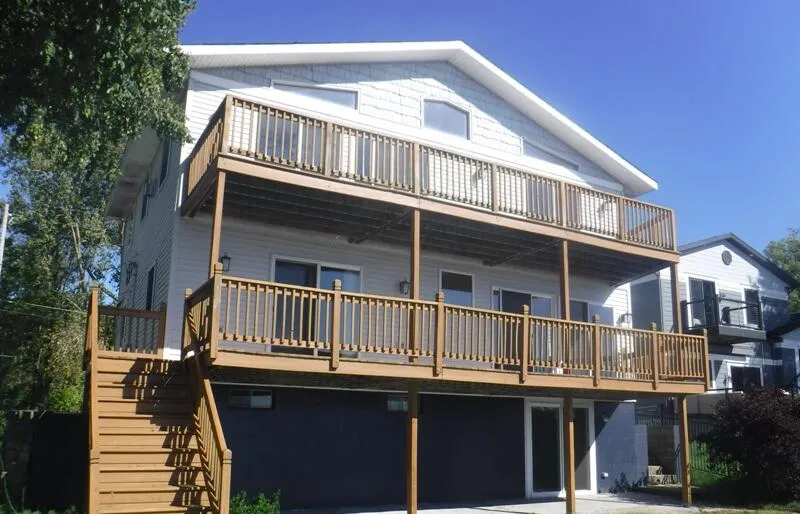 2918 E Shore Drive Portage, MI 49002