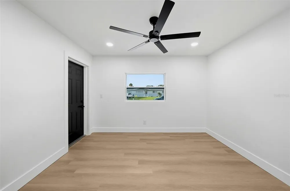 6212 42 AVENUE St Petersburg, FL 33709