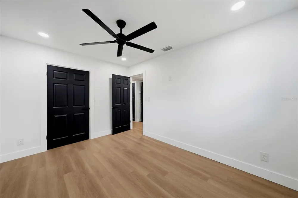 6212 42 AVENUE St Petersburg, FL 33709