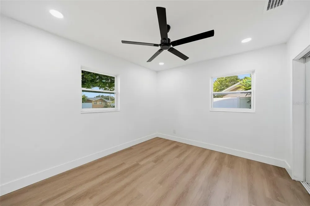 6212 42 AVENUE St Petersburg, FL 33709