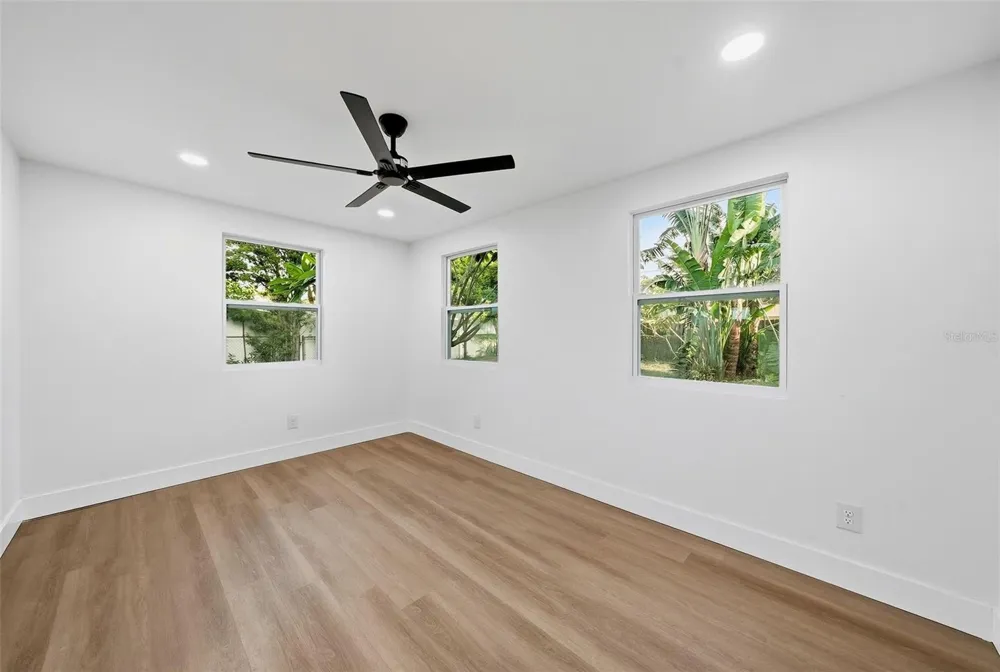 6212 42 AVENUE St Petersburg, FL 33709