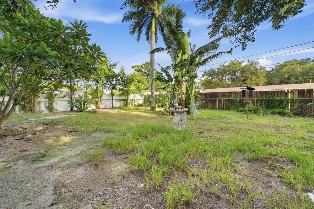 6212 42 AVENUE St Petersburg, FL 33709