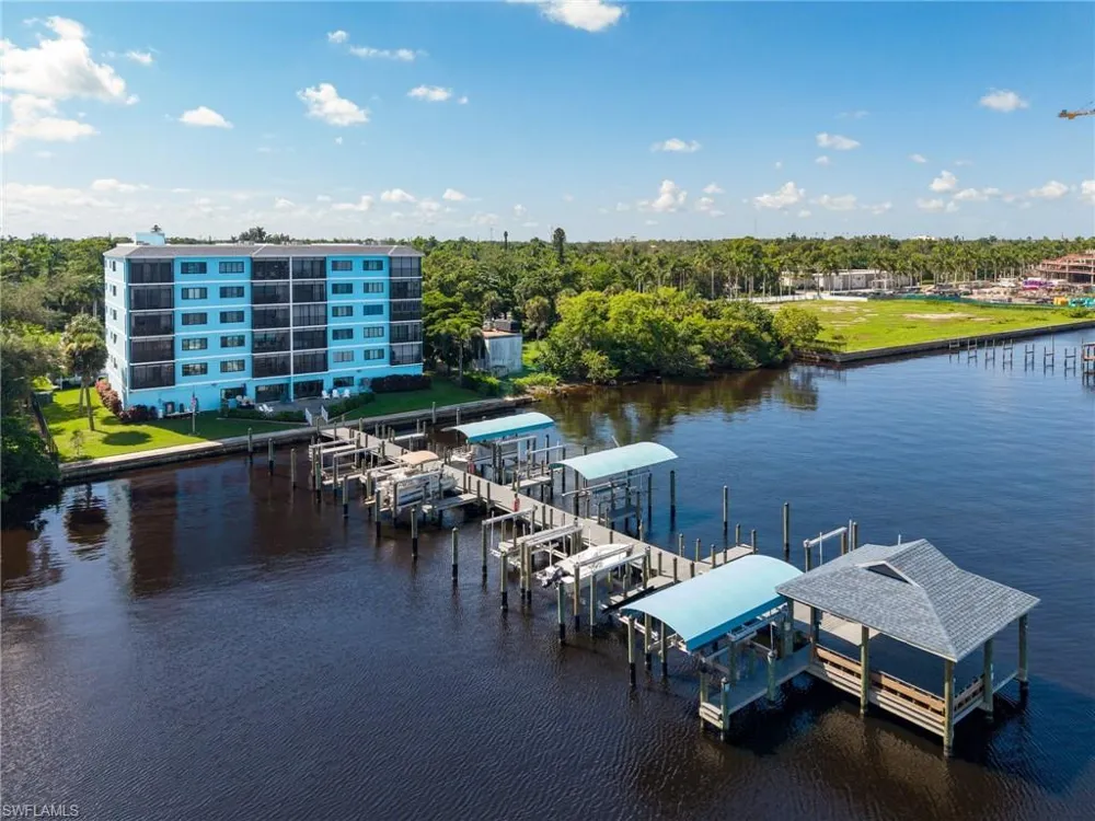 2711 First Street #304 Fort Myers, FL 33916