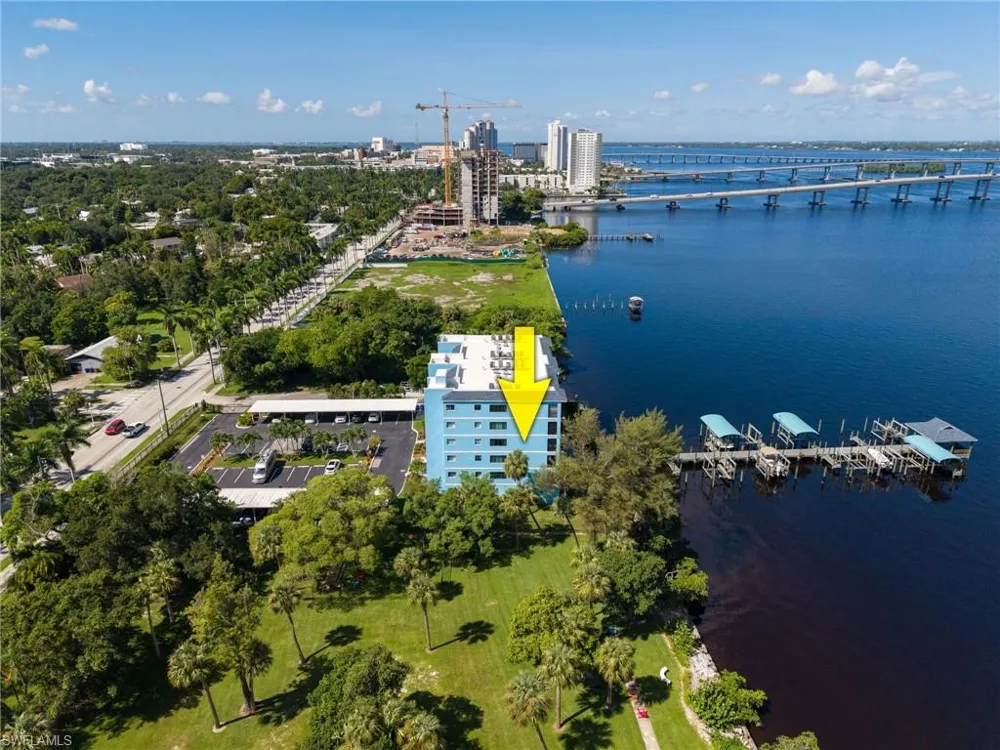 2711 First Street #304 Fort Myers, FL 33916