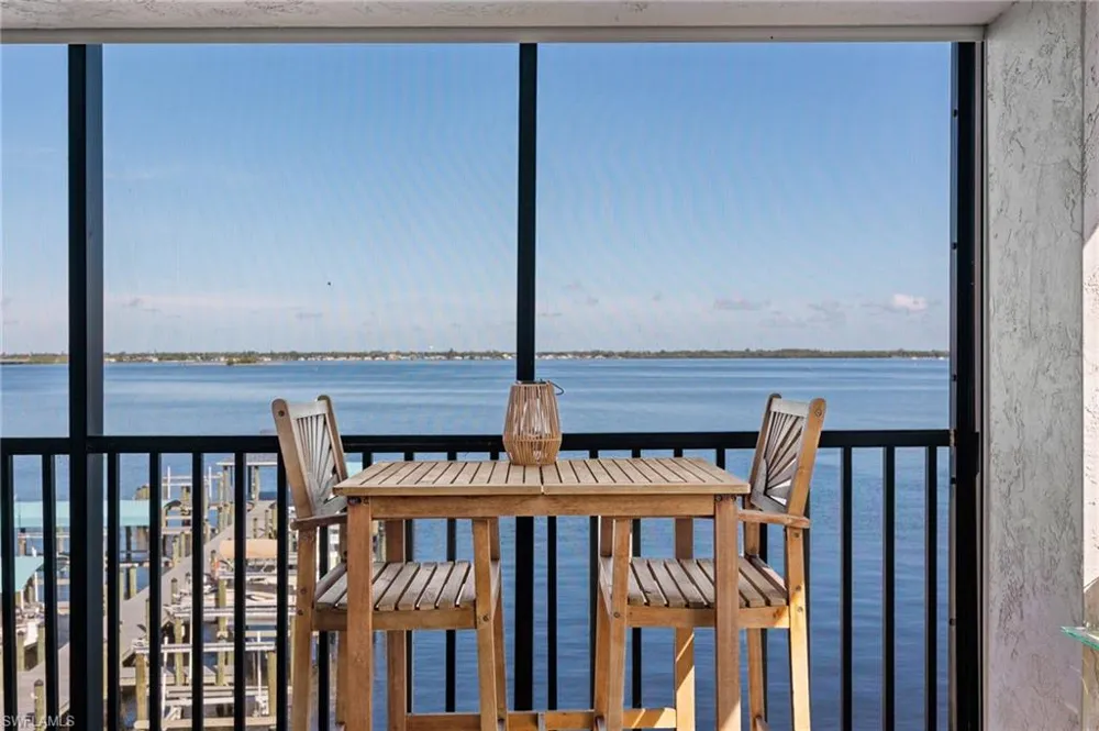 2711 First Street #304 Fort Myers, FL 33916