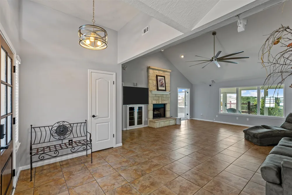 4096 Outpost Trace Lago Vista, TX 78645