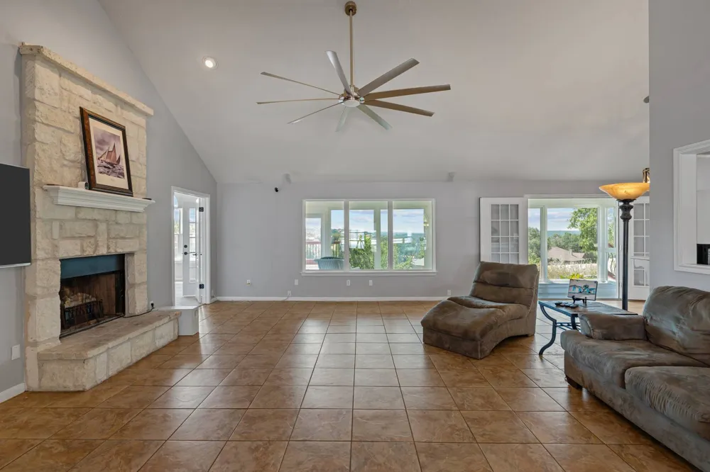4096 Outpost Trace Lago Vista, TX 78645