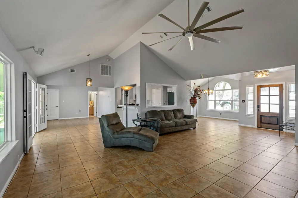4096 Outpost Trace Lago Vista, TX 78645