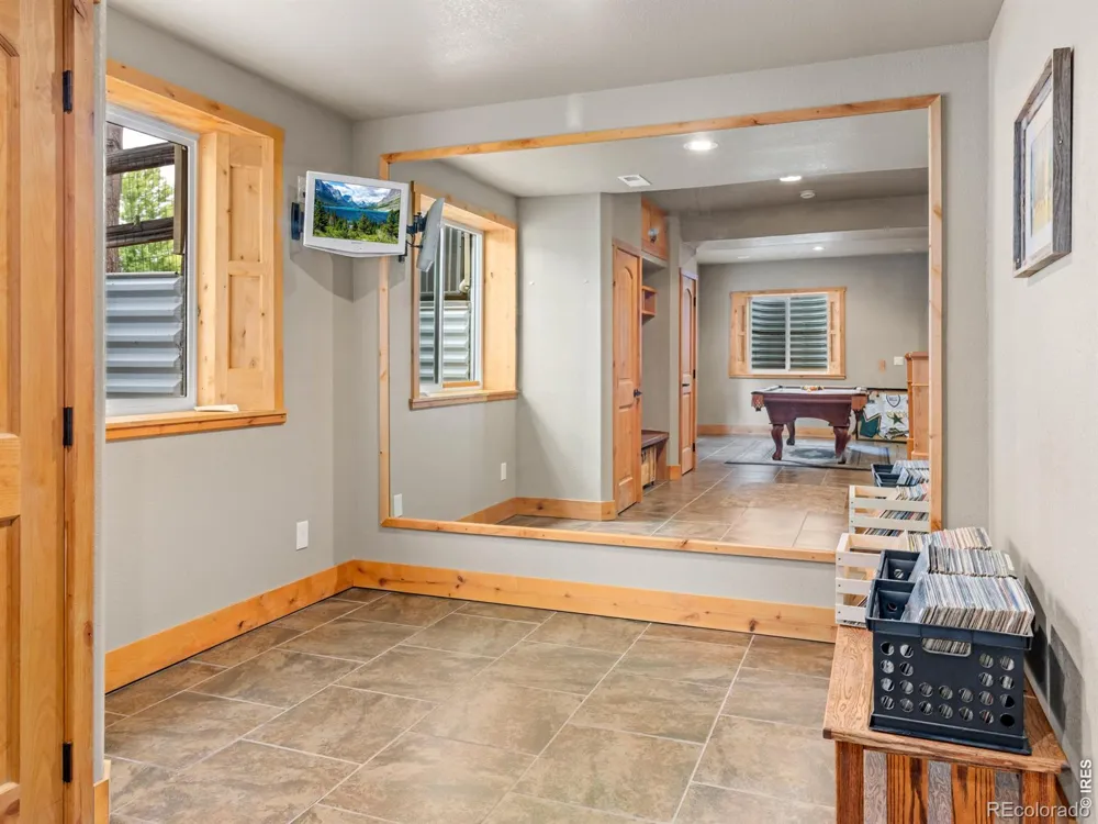127 Eagle Valley Drive Lyons, CO 80540