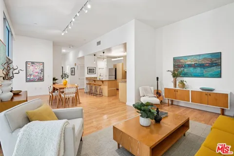 630 W 6th Street