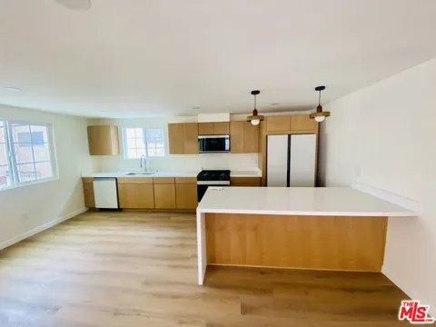 1000 S Sherbourne Drive #1010