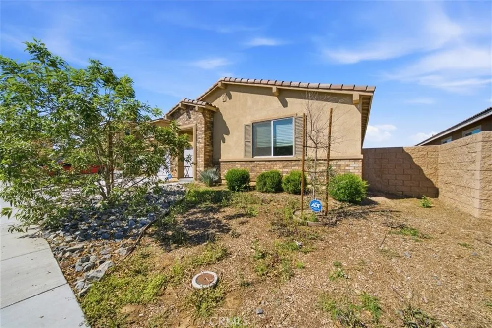 8660 Chester Avenue Hesperia, CA 92344