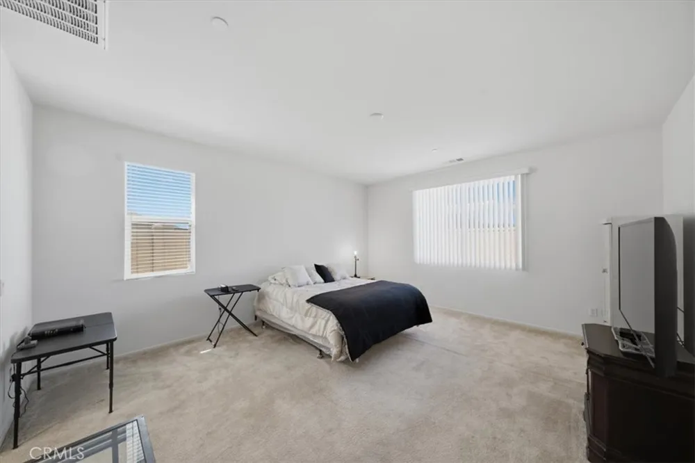 8660 Chester Avenue Hesperia, CA 92344