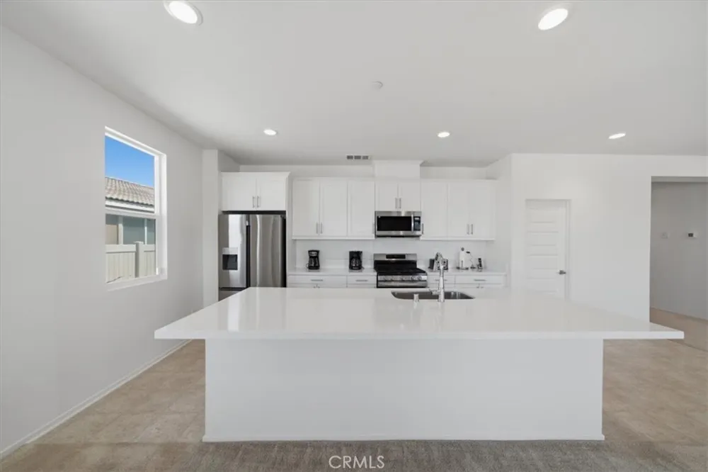 8660 Chester Avenue Hesperia, CA 92344