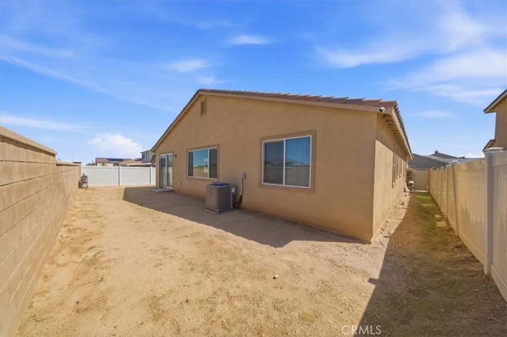 8660 Chester Avenue Hesperia, CA 92344