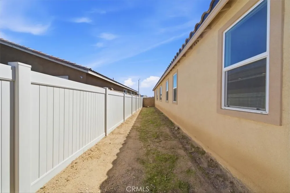 8660 Chester Avenue Hesperia, CA 92344