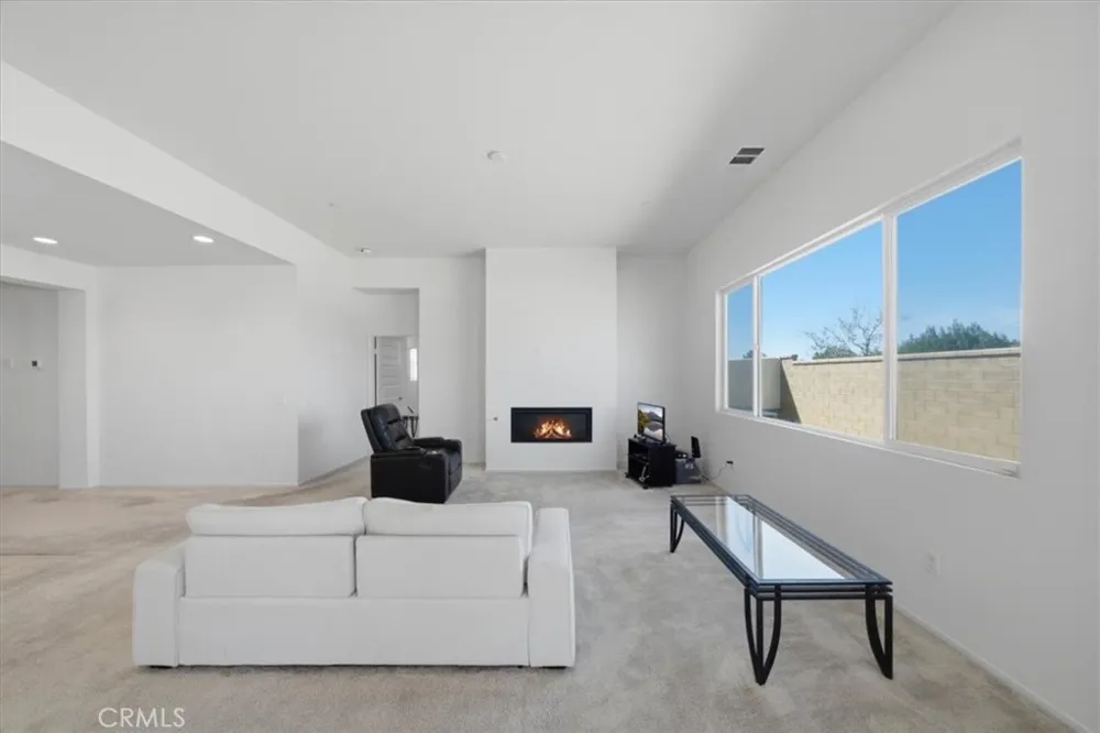 8660 Chester Avenue Hesperia, CA 92344