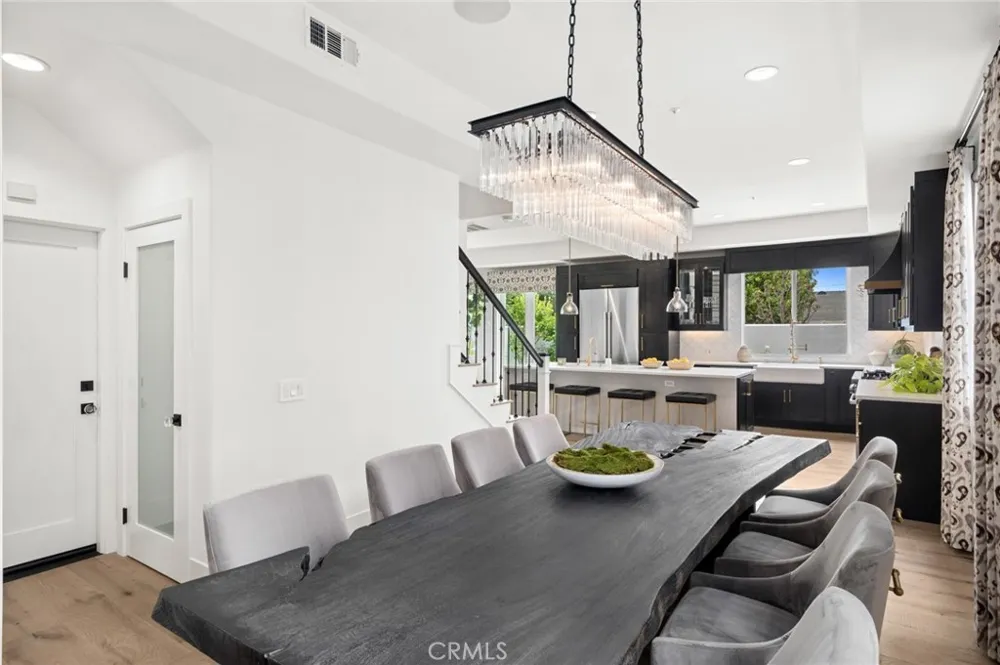 273 Mesa Costa Mesa, CA 92627