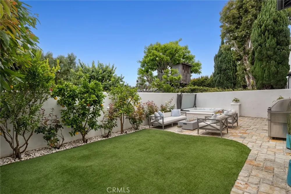 273 Mesa Costa Mesa, CA 92627