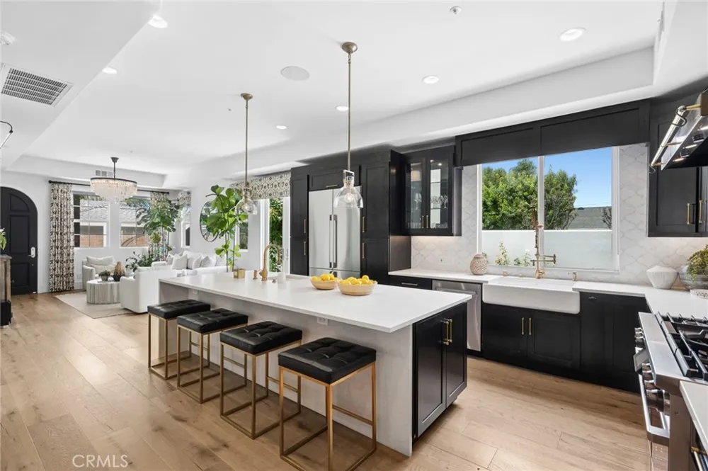 273 Mesa Costa Mesa, CA 92627