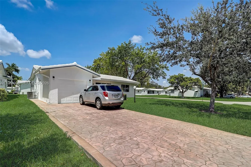 1651 NW 85th Ave Plantation, FL 33322