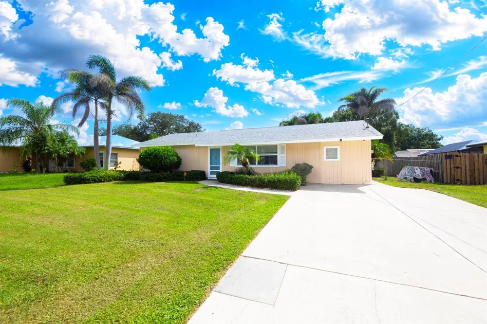 6004 Tangelo Drive Fort Pierce, FL 34982