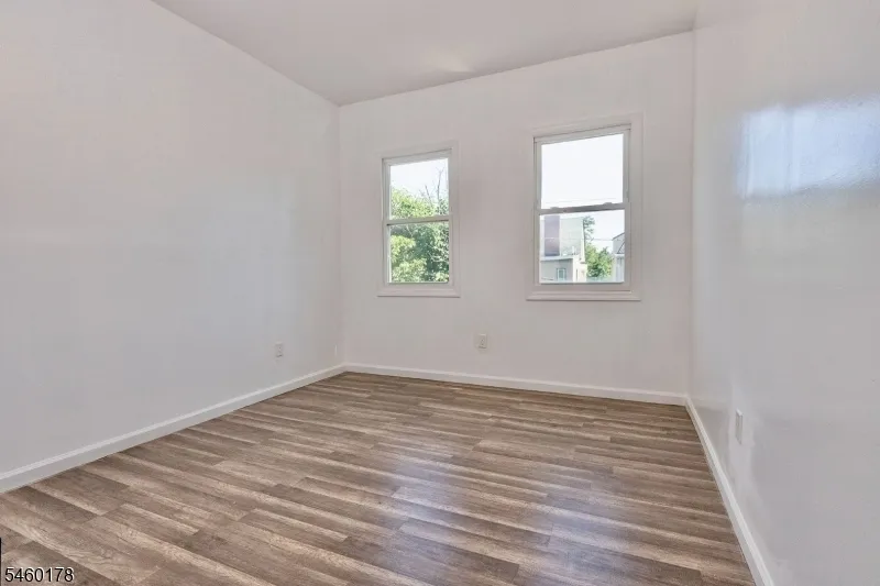 186 N 17th East Orange City, NJ 07017