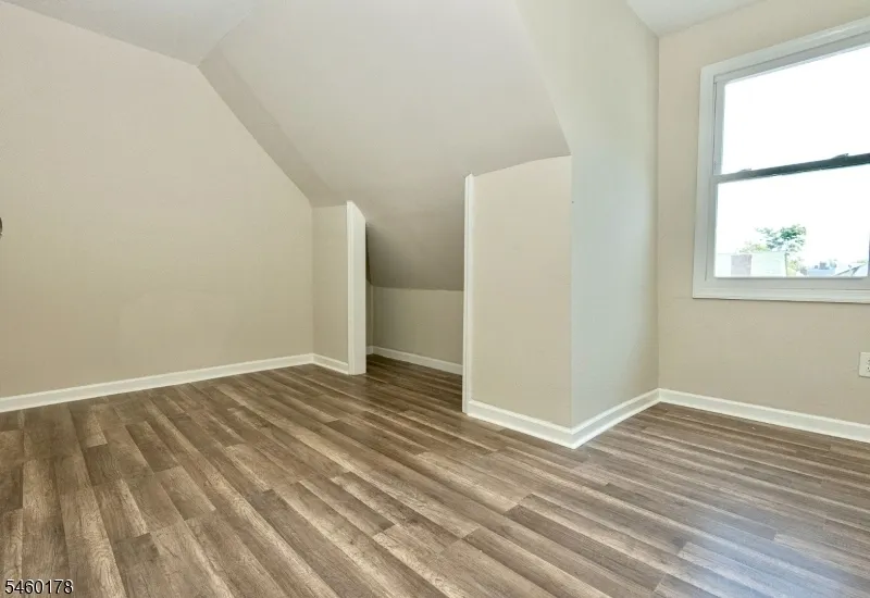 186 N 17th East Orange City, NJ 07017