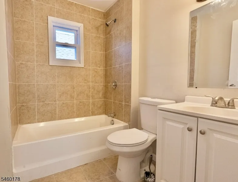 186 N 17th East Orange City, NJ 07017