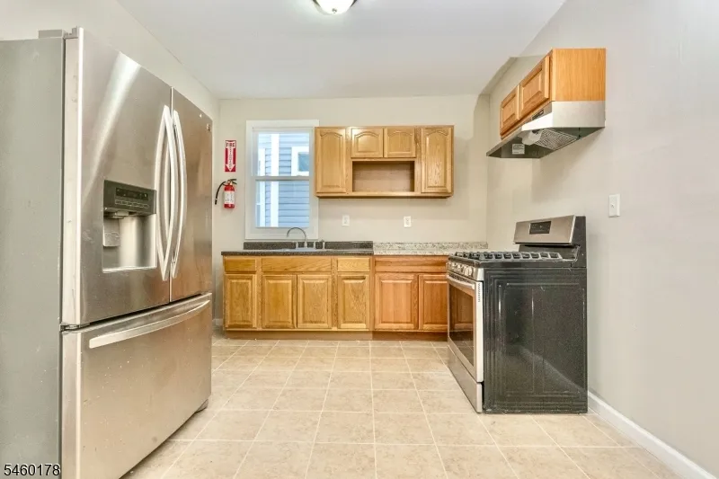 186 N 17th East Orange City, NJ 07017