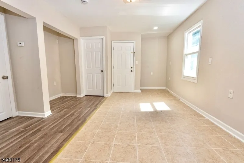 186 N 17th East Orange City, NJ 07017