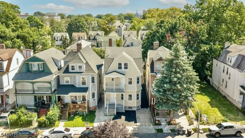 186 N 17th East Orange City, NJ 07017