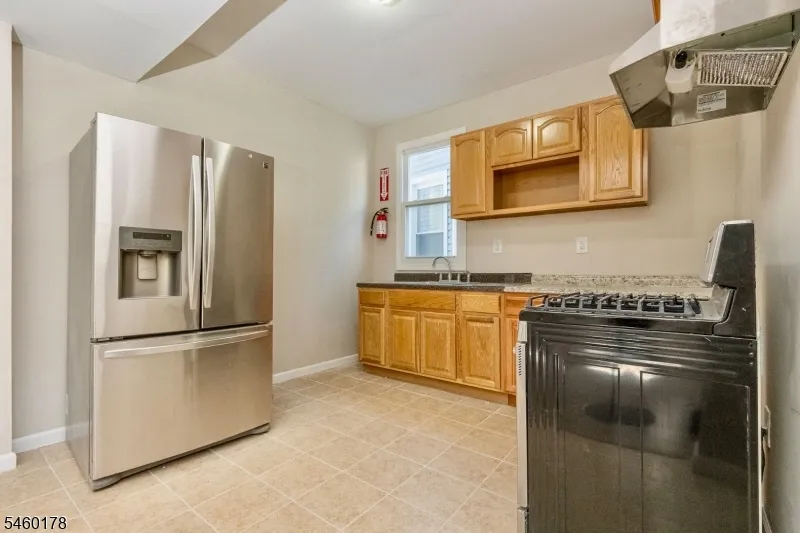 186 N 17th East Orange City, NJ 07017