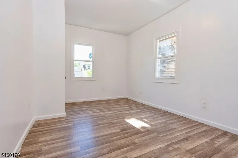 186 N 17th East Orange City, NJ 07017