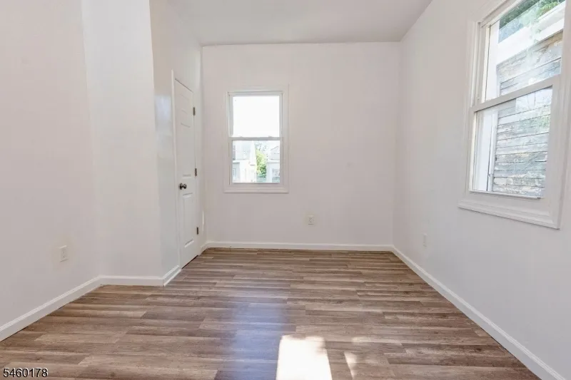 186 N 17th East Orange City, NJ 07017