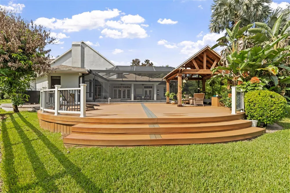 19601 EAGLE CREST DRIVE Lutz, FL 33549
