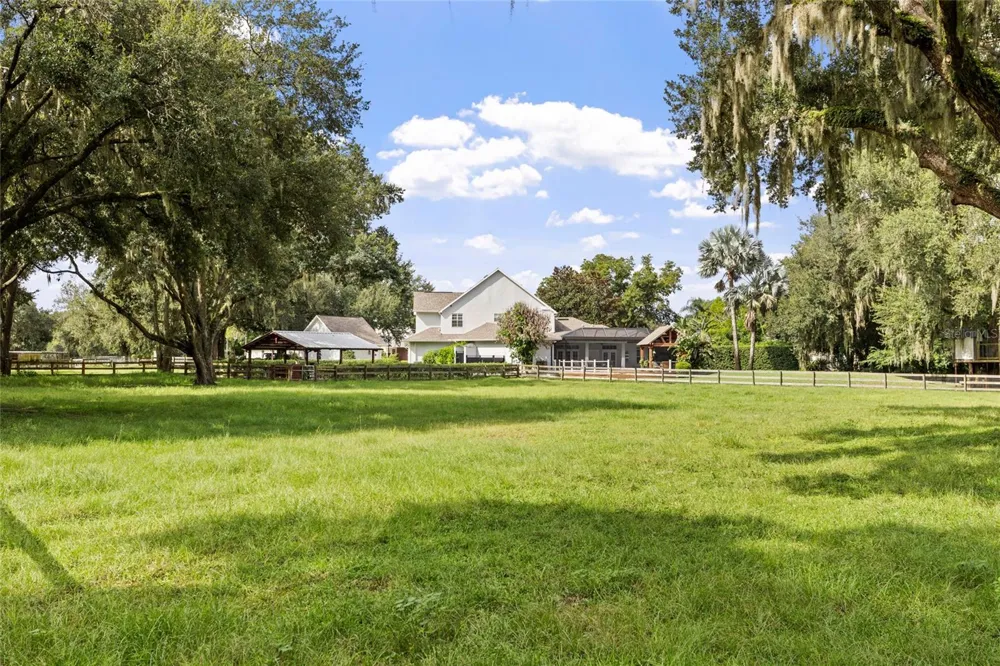 19601 EAGLE CREST DRIVE Lutz, FL 33549