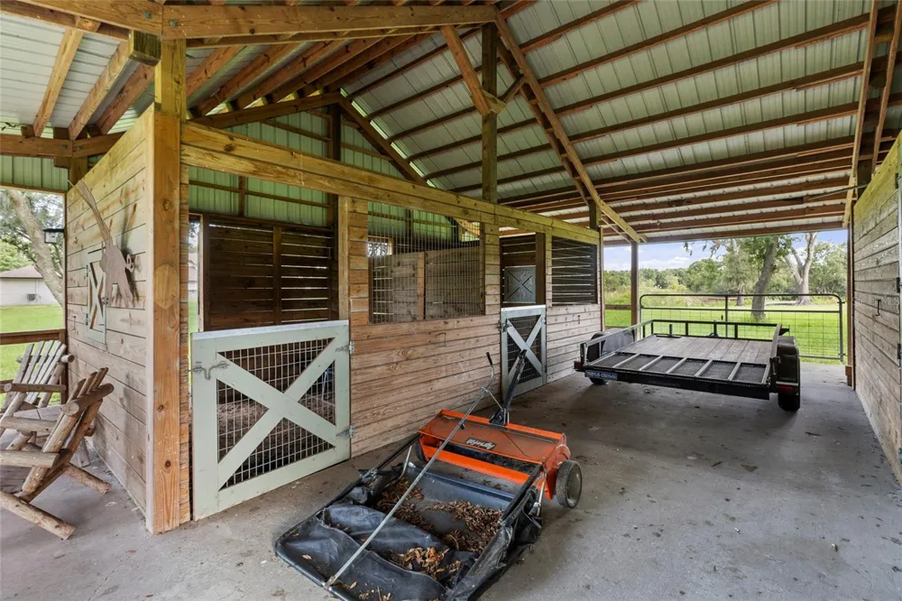 19601 EAGLE CREST DRIVE Lutz, FL 33549
