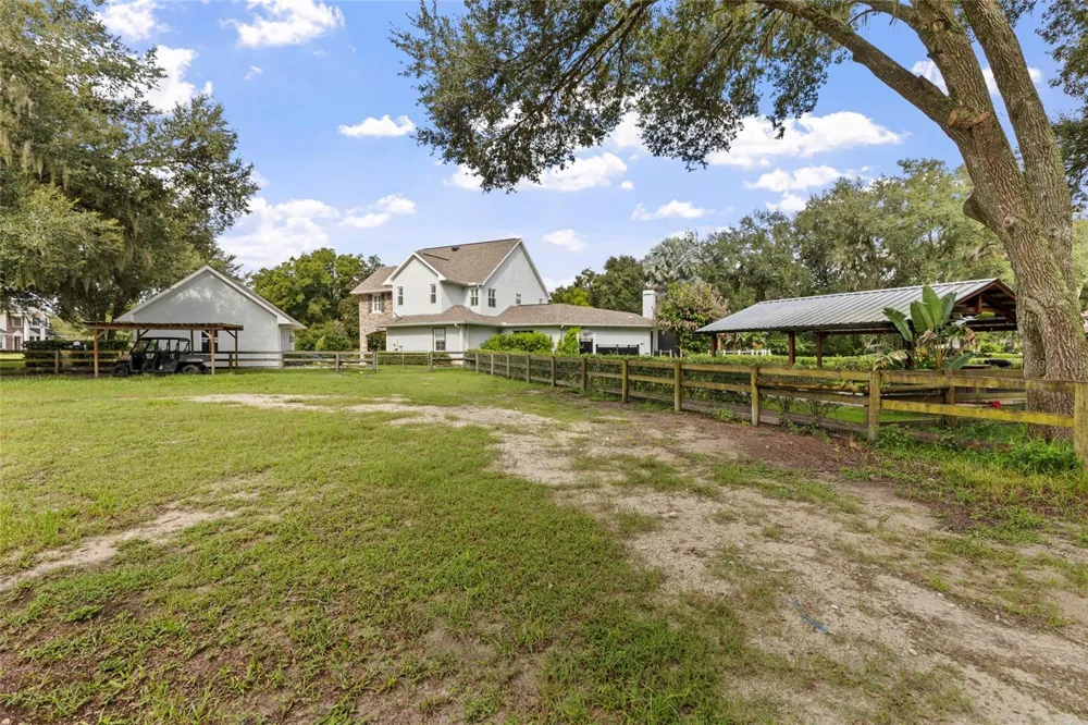 19601 EAGLE CREST DRIVE Lutz, FL 33549