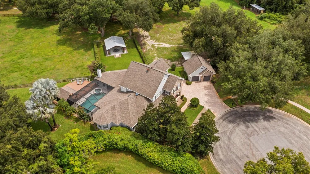 19601 EAGLE CREST DRIVE Lutz, FL 33549